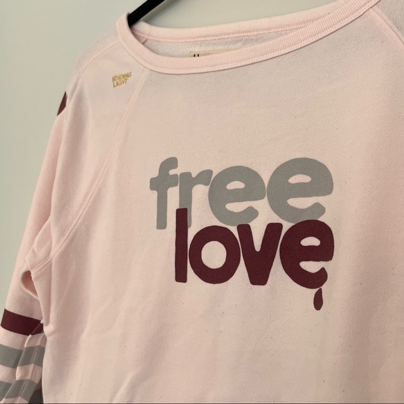 pink free city x GAP long sleeve - SIZE XS, loose fit with free city details - Picture 3 of 8